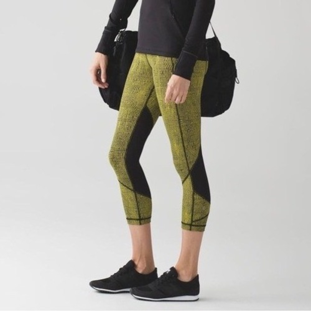 Lululemon Pace Rival‎ Crop Fall Net Toxic Black / Black-Size 6
